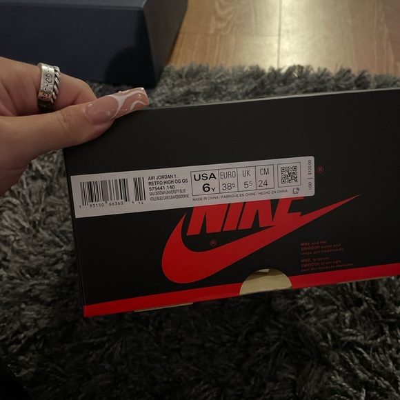 Jordan 1 Obsidian - Picture 2 of 8